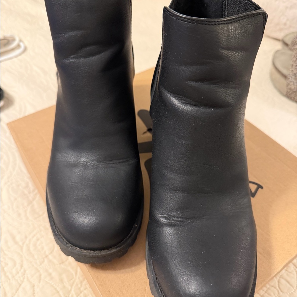 Dirty Laundry Sleek Black Ankle Boots